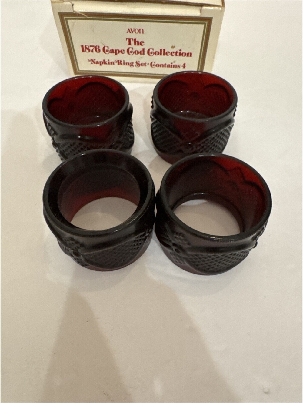 Avon 1876 Cape Cod Collection Ruby Red Napkin Rings Set Of 4 In Box - Picture 4 of 6